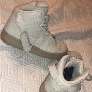 High top Air Force 1